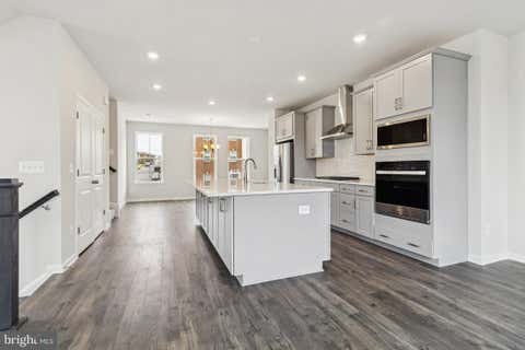 Townhouse For Sale - 9706 Tweed Hope Place<br/> WALDORF, MD 20601