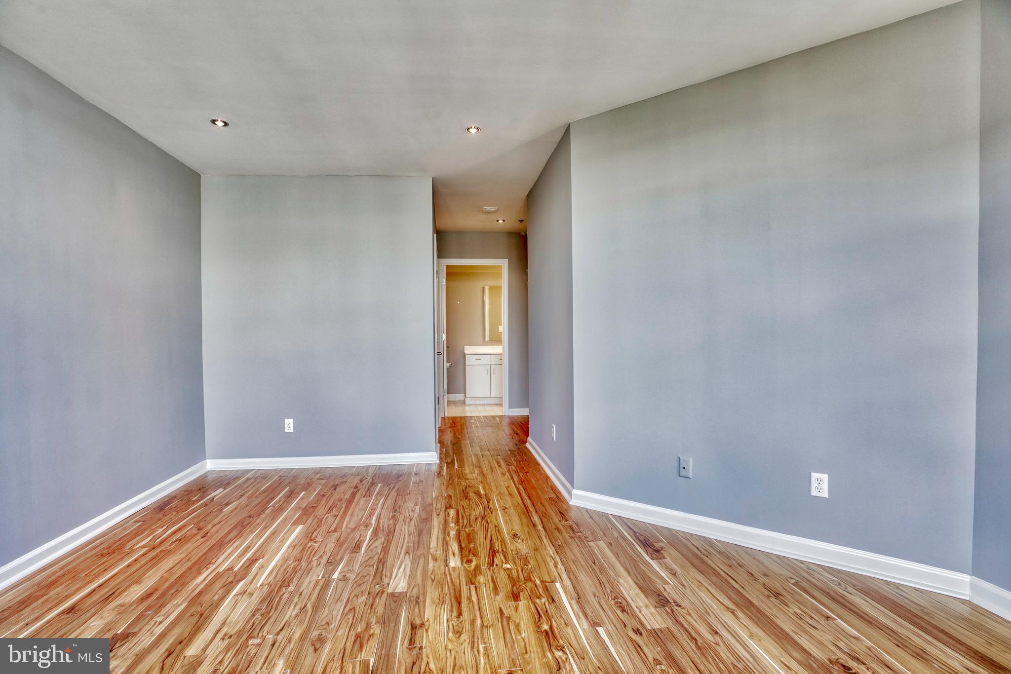 HARBORVIEW TOWERS - Residential Lease