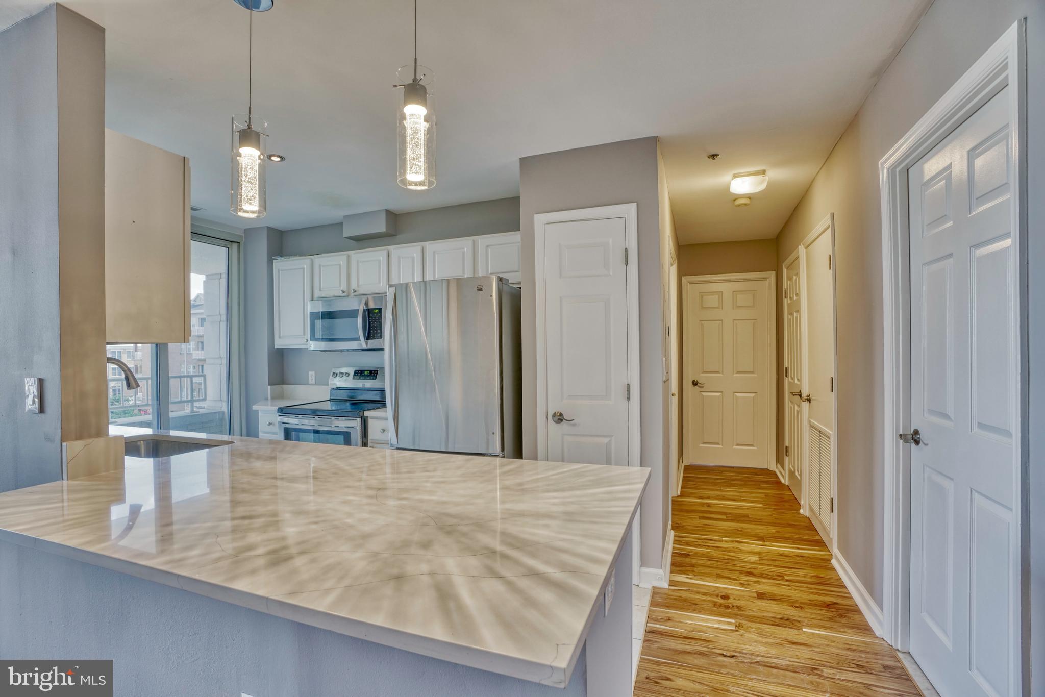 HARBORVIEW TOWERS - Residential Lease