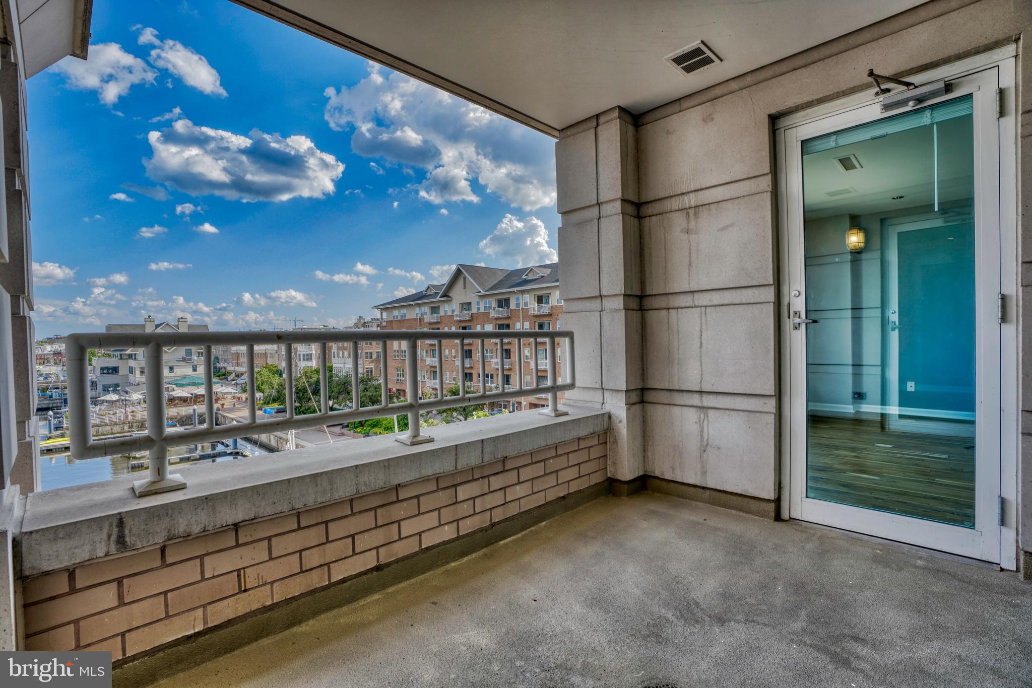 HARBORVIEW TOWERS - Residential Lease