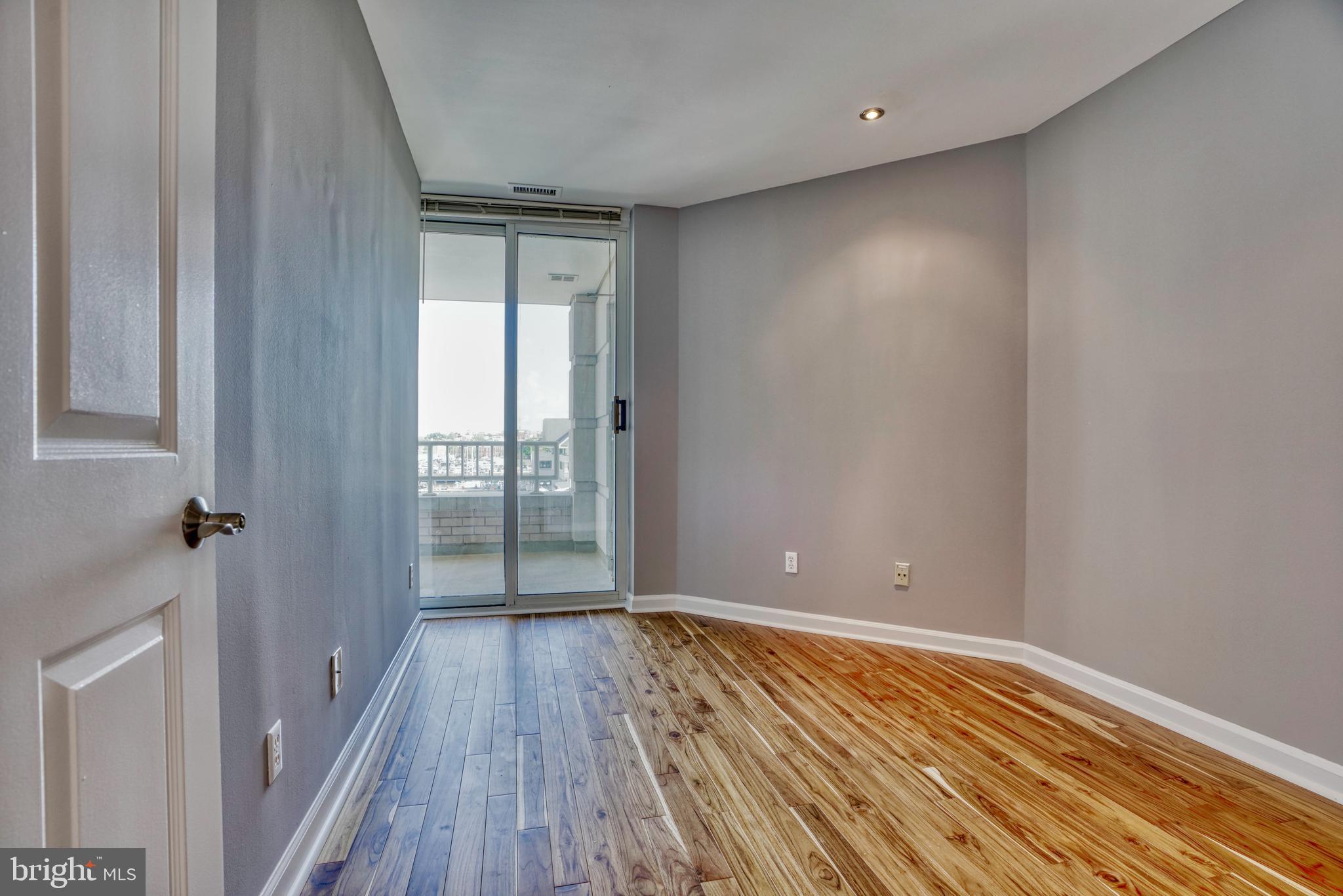 HARBORVIEW TOWERS - Residential Lease