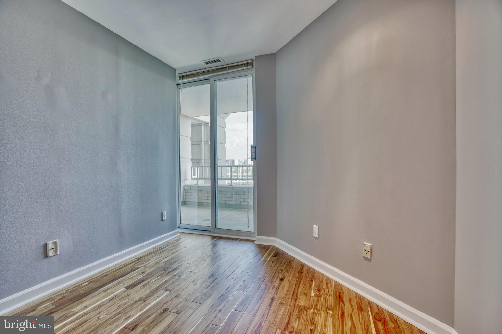 HARBORVIEW TOWERS - Residential Lease