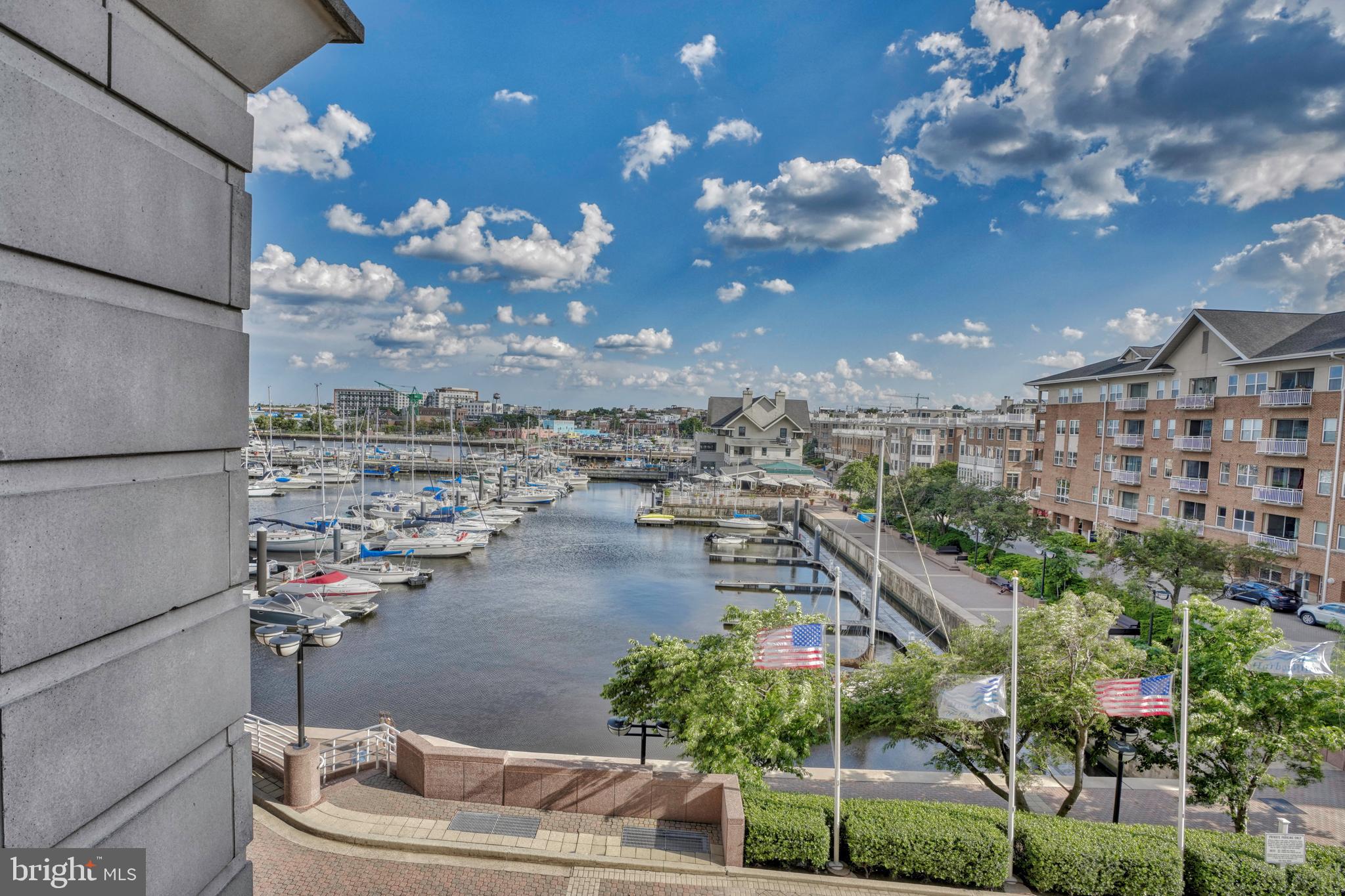 HARBORVIEW TOWERS - Residential Lease