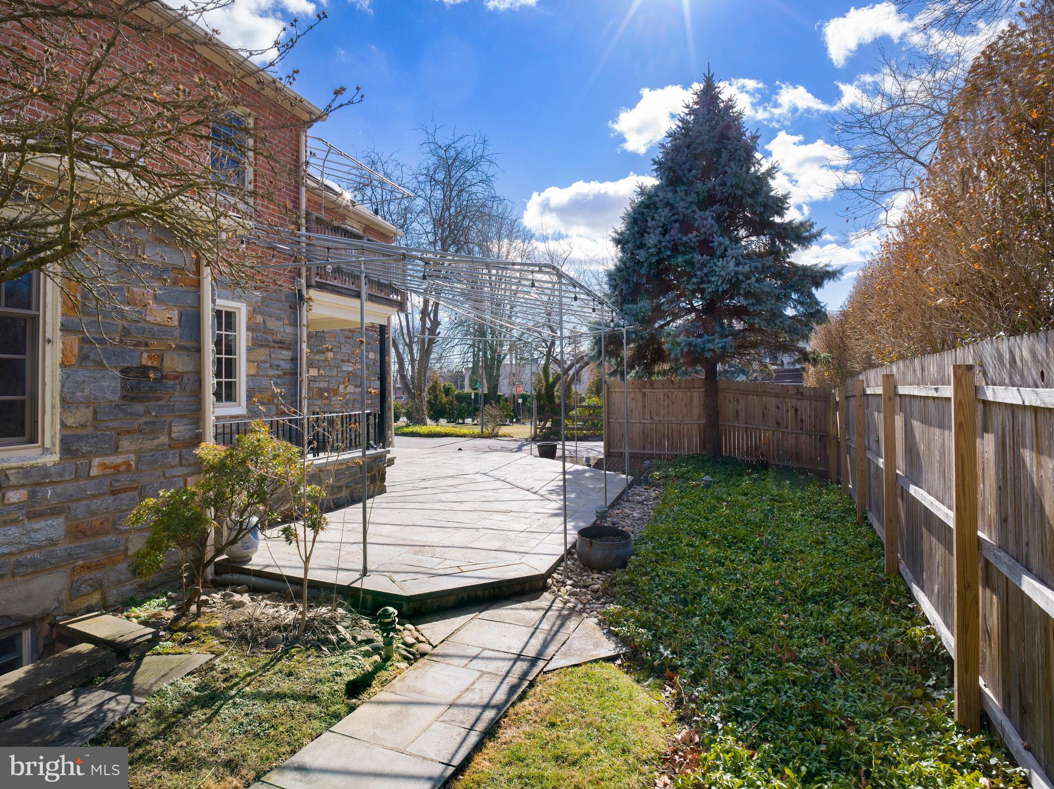 BRYN MAWR - Residential