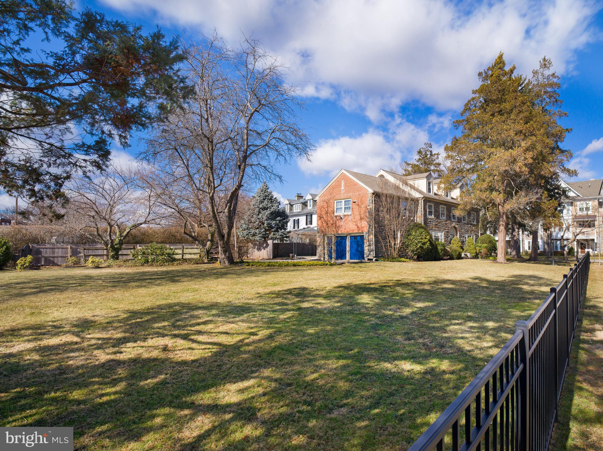 BRYN MAWR - Residential