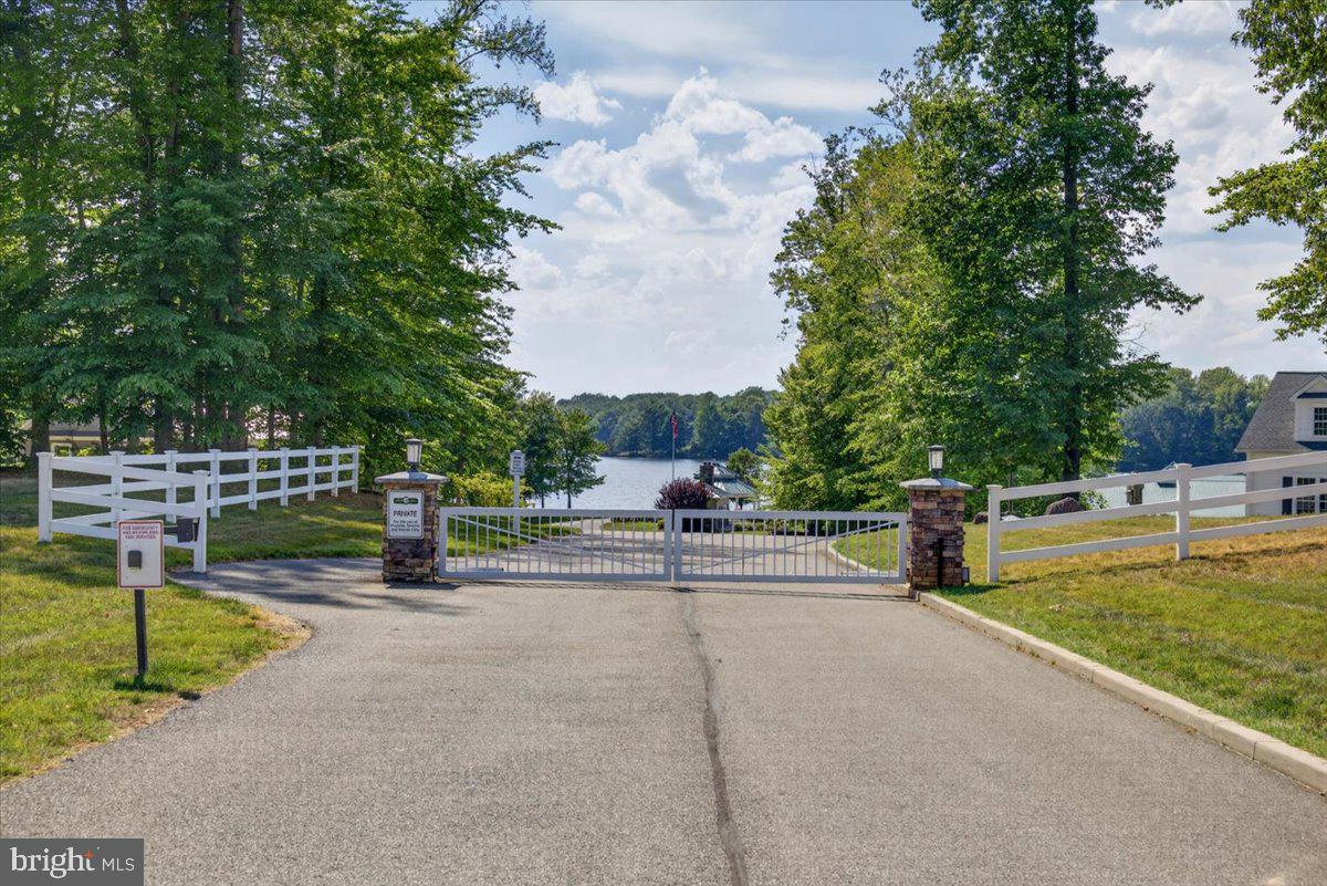 MILL RUN - Residential
