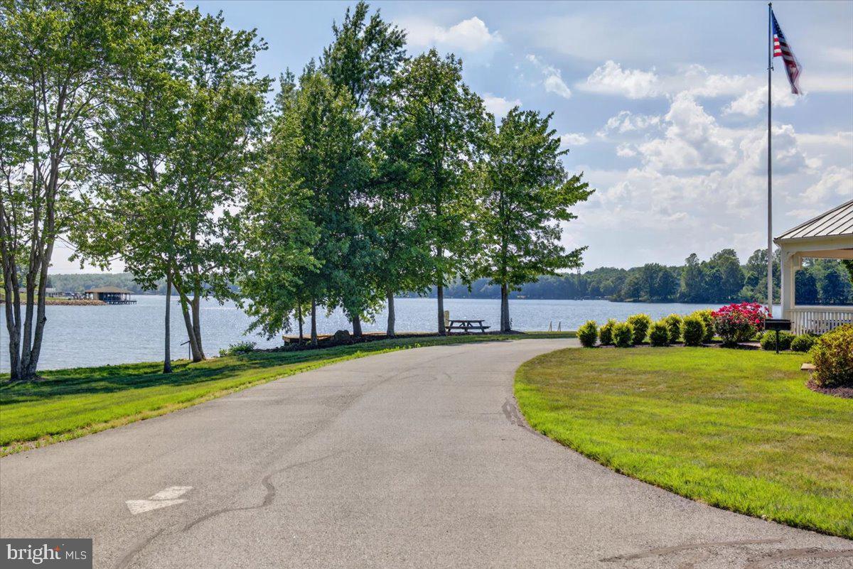 MILL RUN - Residential