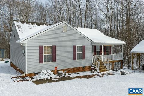 382 PATRICK HENRY PL LOUISA VA 23093