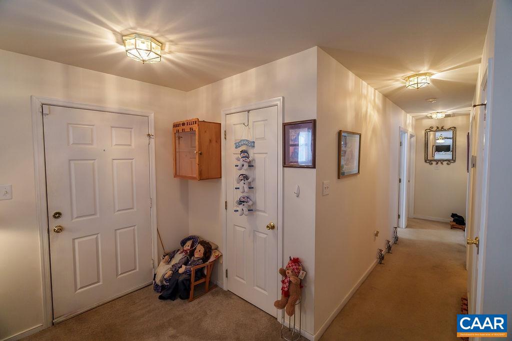 382 PATRICK HENRY PL