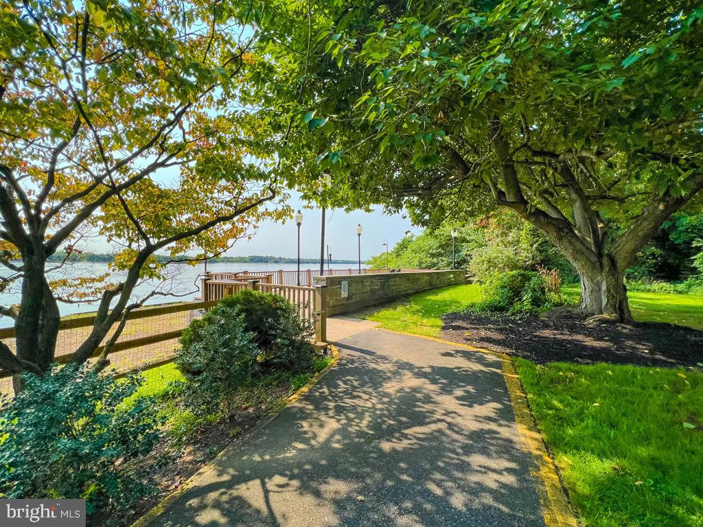 DELAIRE LANDING - Residential