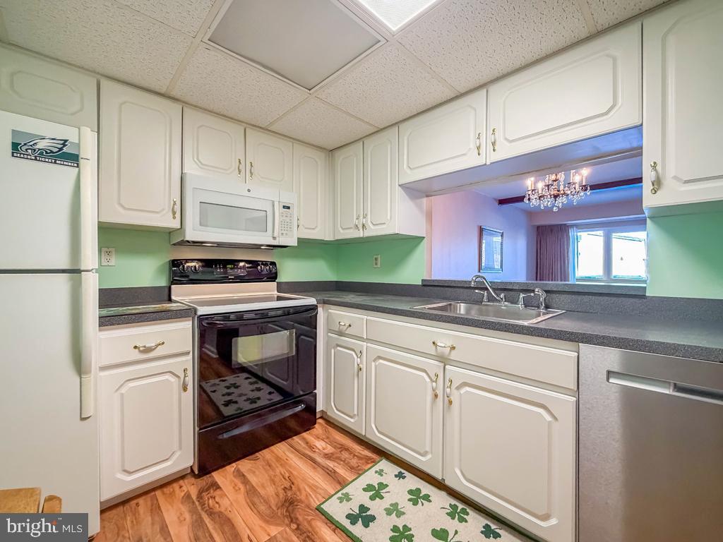 DELAIRE LANDING - Residential