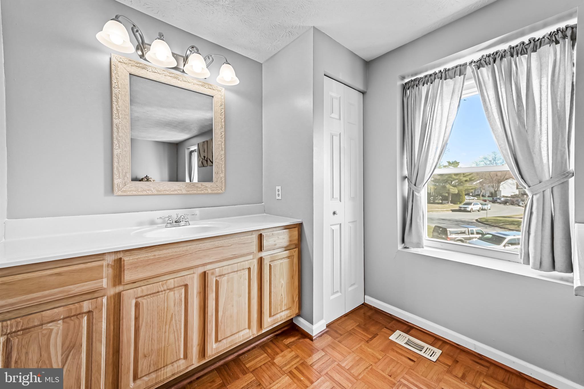 CASTLEMILL - Residential