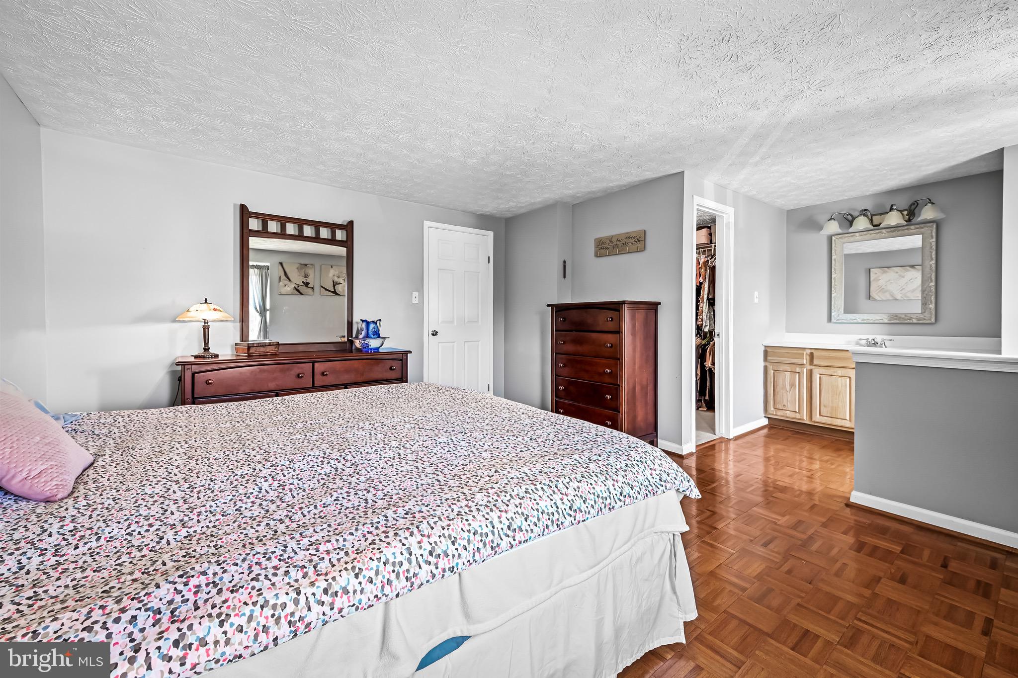 CASTLEMILL - Residential