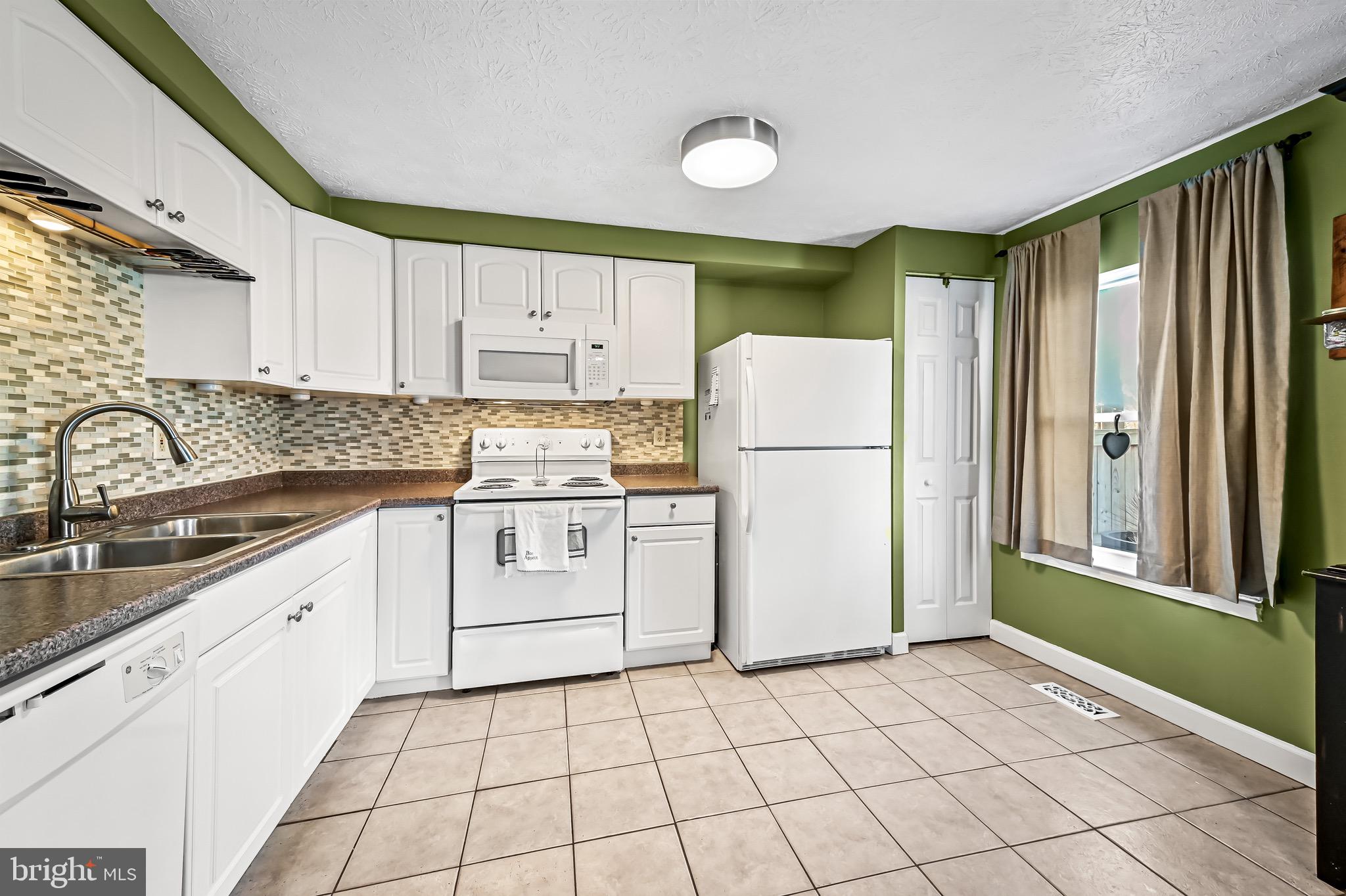 CASTLEMILL - Residential