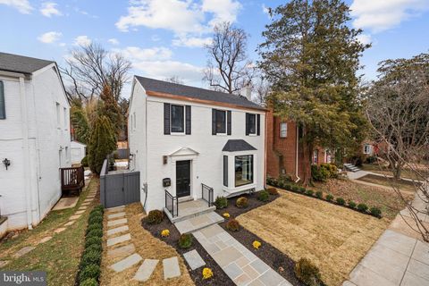 Photo of 3639 Alton Place NW, WASHINGTON, DC 20008 (MLS # DCDC2222842)