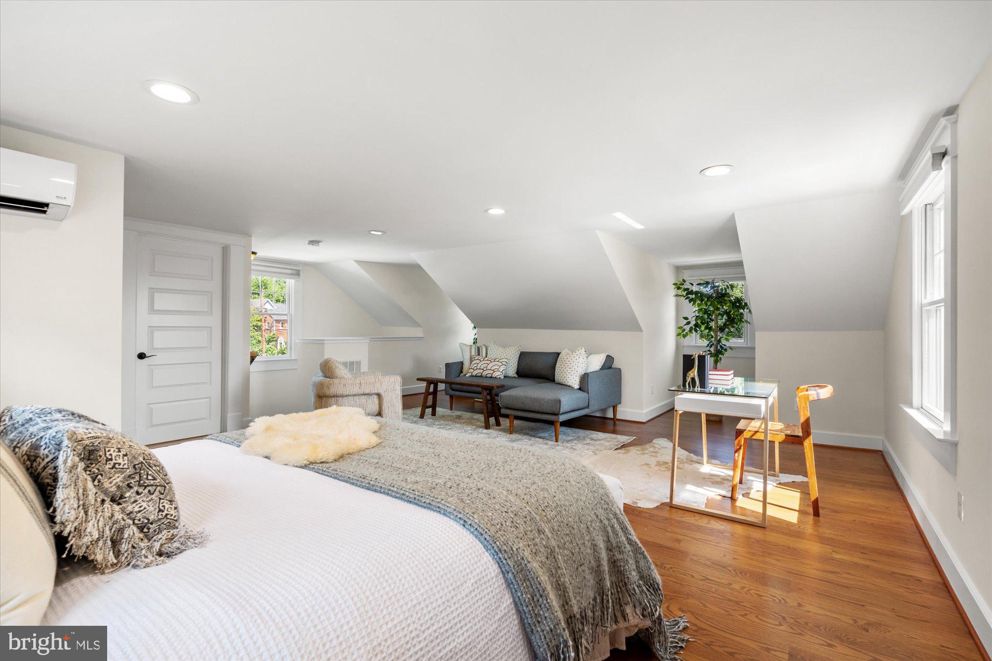 DEL RAY - Residential