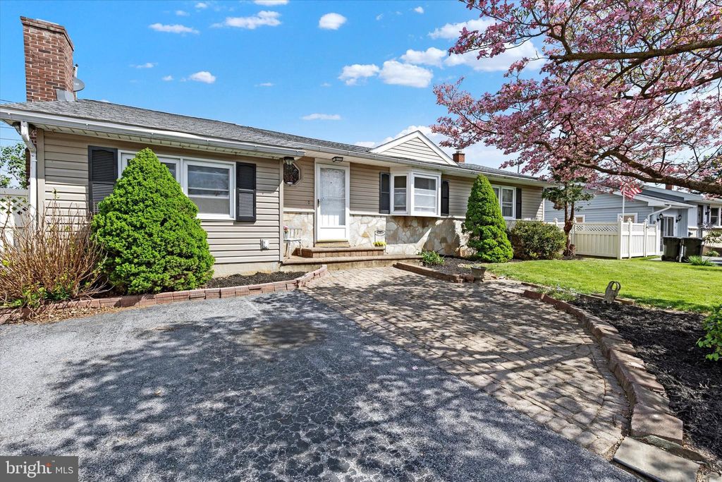 Photo of 2721 Chapel Road, Lancaster, PA 17603 (MLS # PALA2050212)