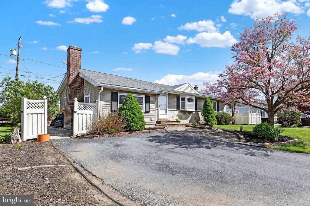 Photo of 2721 Chapel Road, Lancaster, PA 17603 (MLS # PALA2050212)