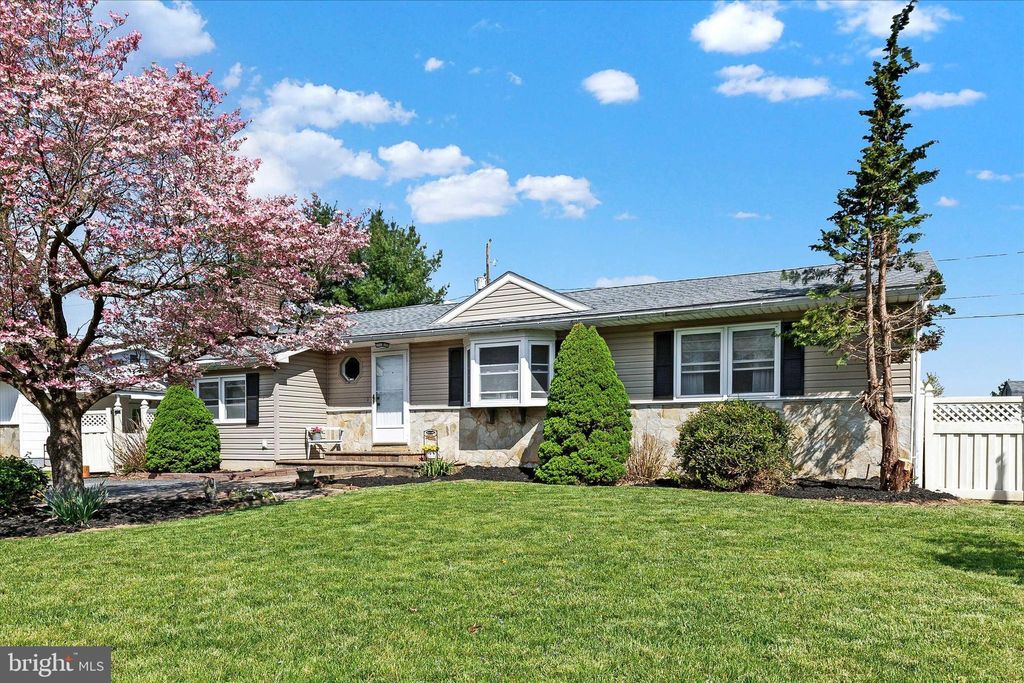 Photo of 2721 Chapel Road, Lancaster, PA 17603 (MLS # PALA2050212)