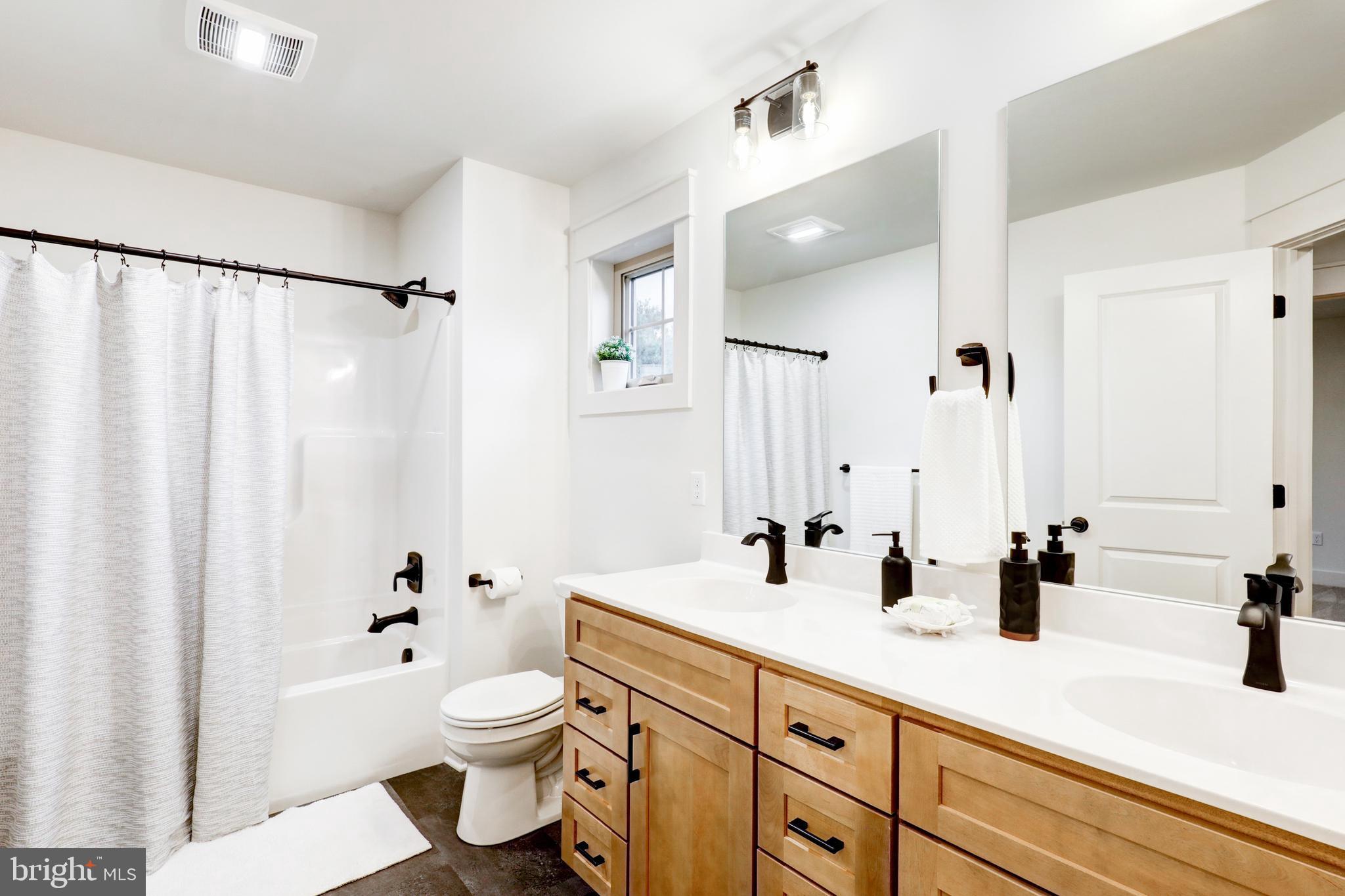 PARKSIDE AT LAMPETER - Residential