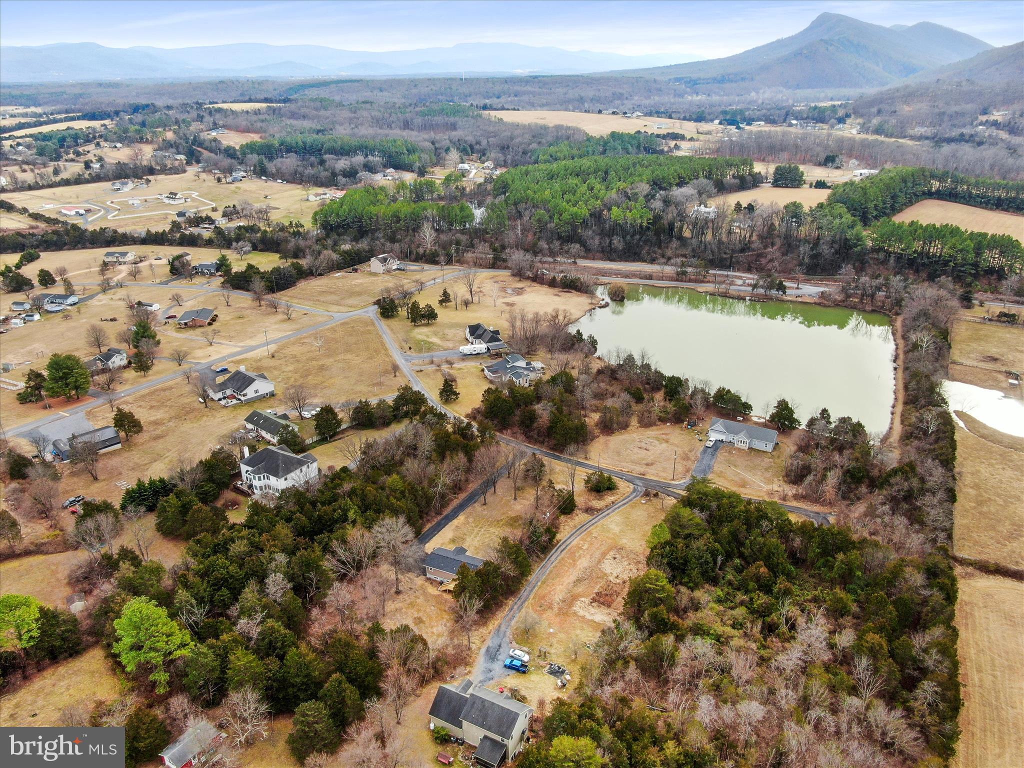 SHEN RIVER LAKES - Residential