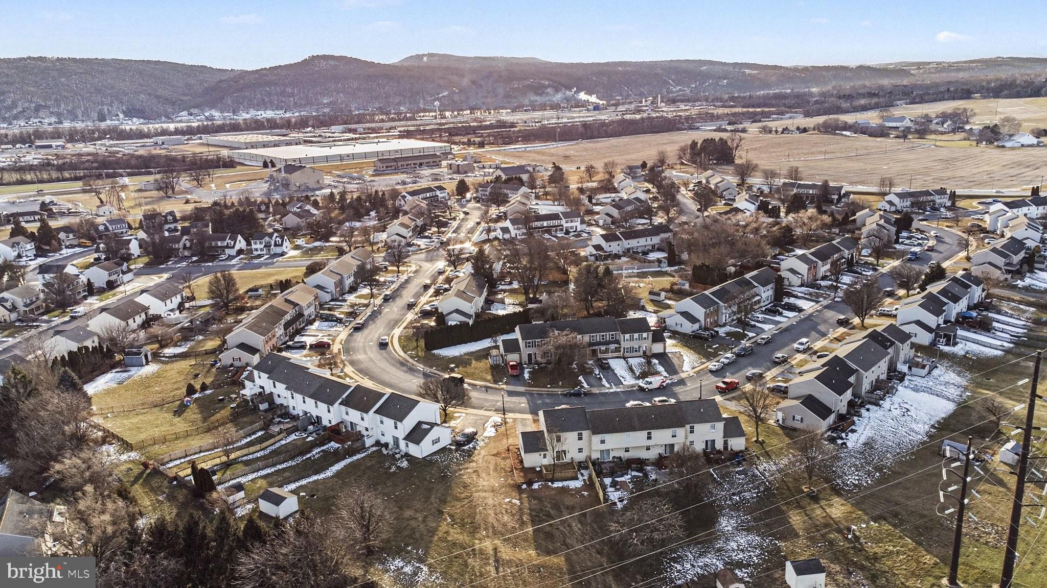 MAYTOWN VILLAGE SQUARE - Residential