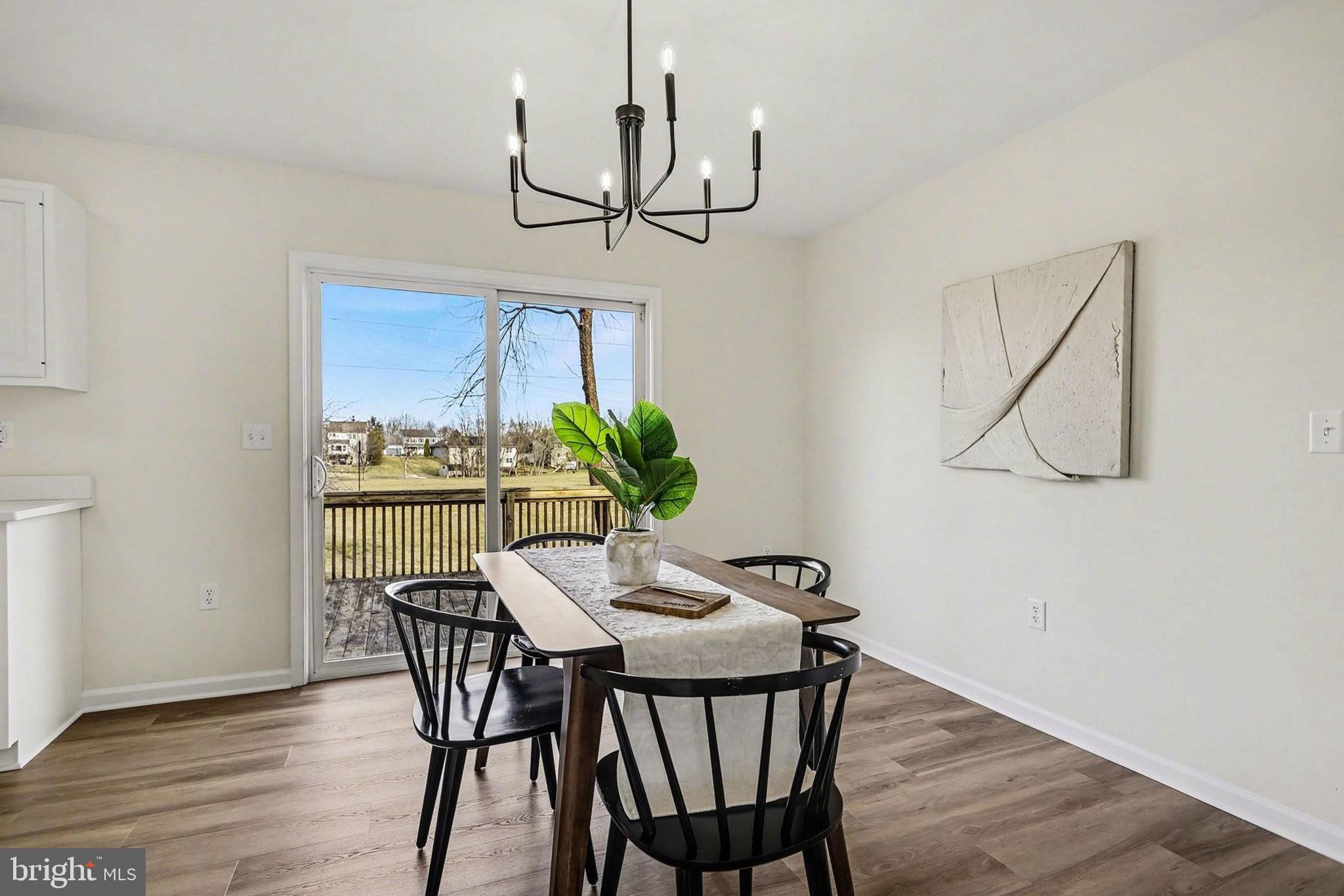 MAYTOWN VILLAGE SQUARE - Residential