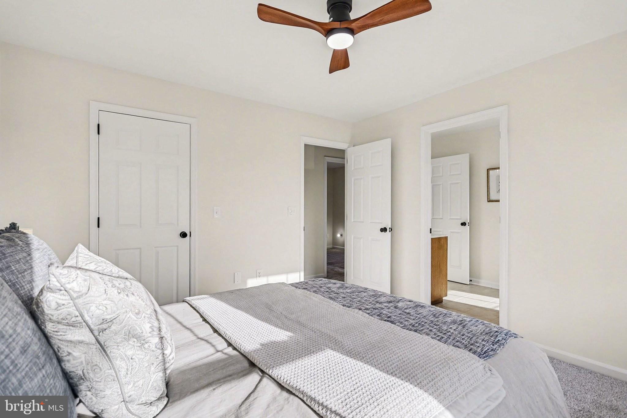 MAYTOWN VILLAGE SQUARE - Residential