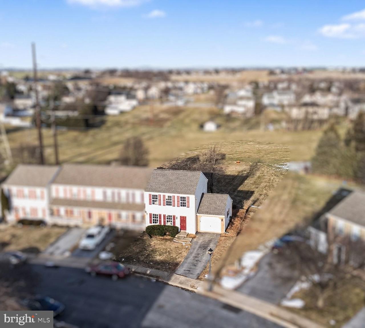 MAYTOWN VILLAGE SQUARE - Residential