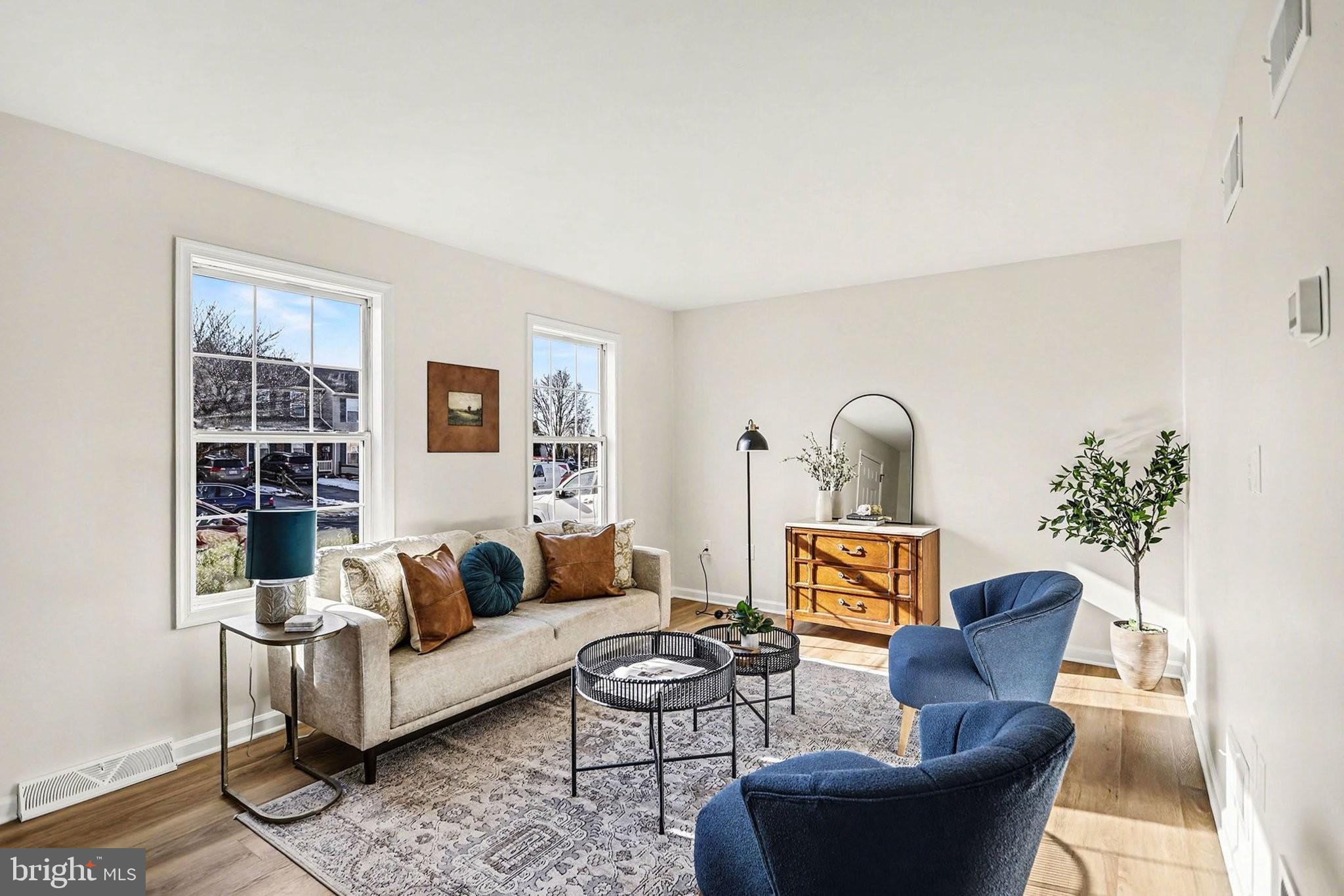 MAYTOWN VILLAGE SQUARE - Residential