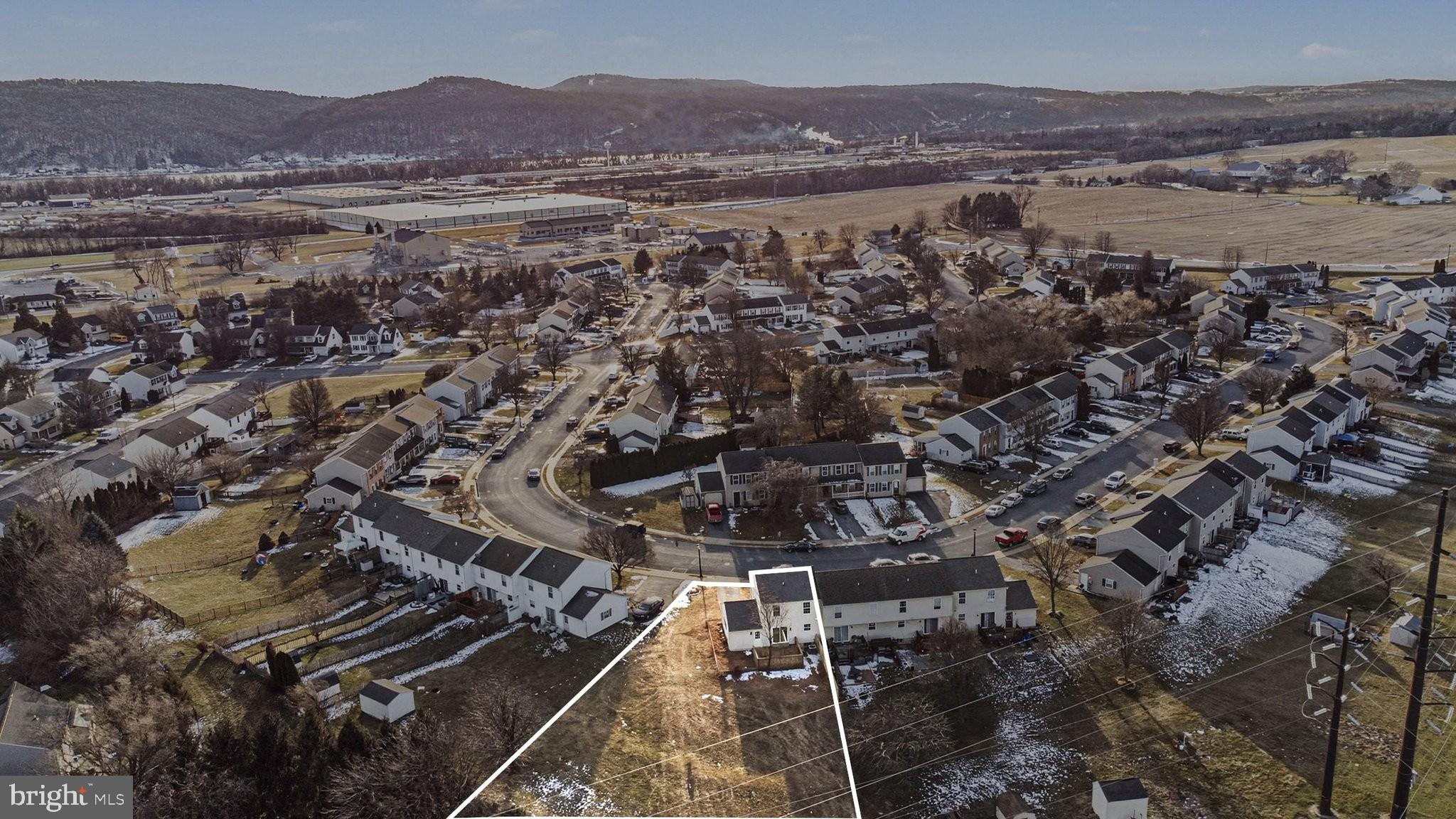 MAYTOWN VILLAGE SQUARE - Residential