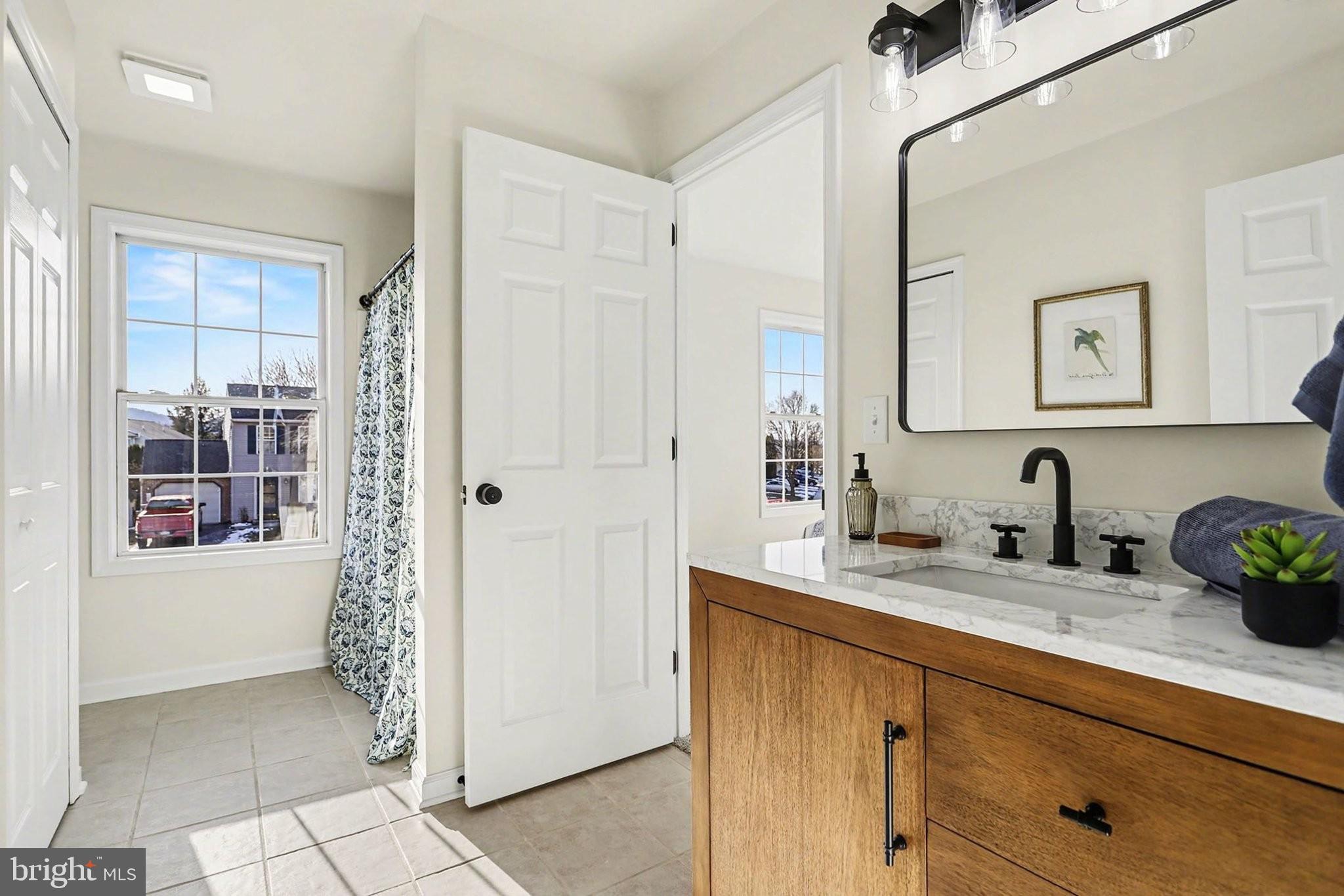 MAYTOWN VILLAGE SQUARE - Residential