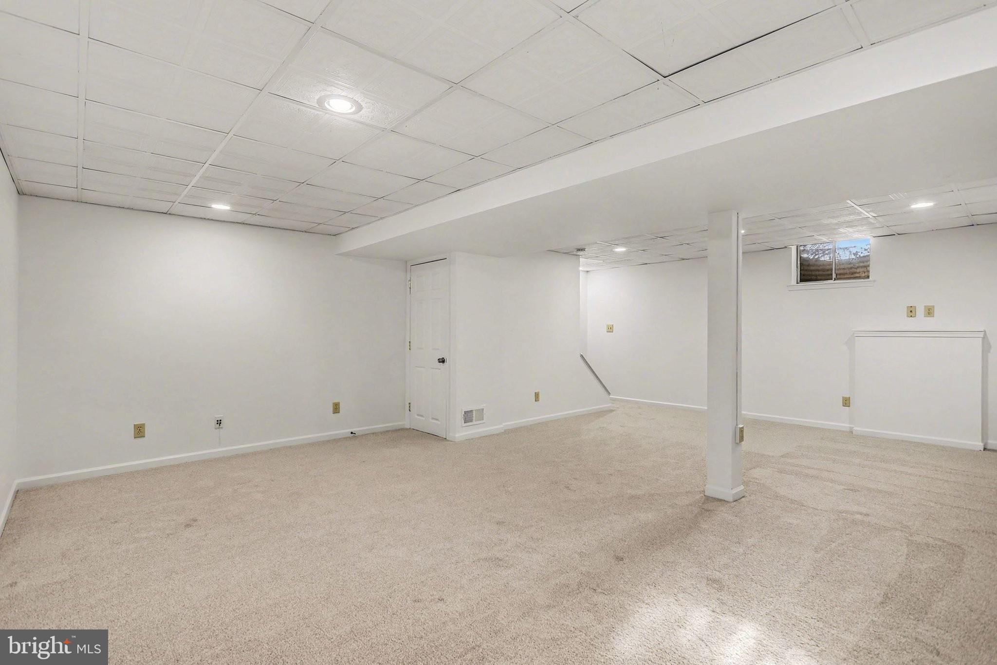 MAYTOWN VILLAGE SQUARE - Residential