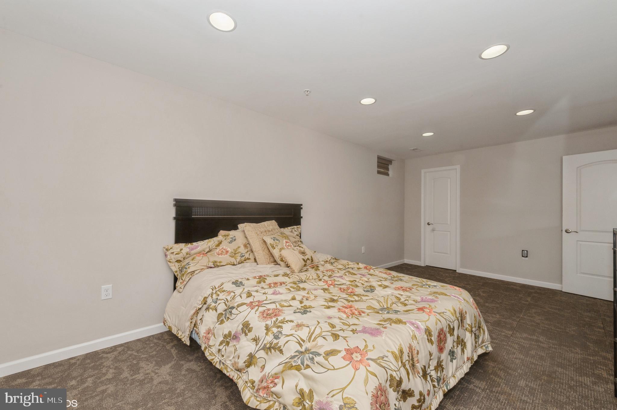 RESIDENCES AT QUARRY PLACE - Residential