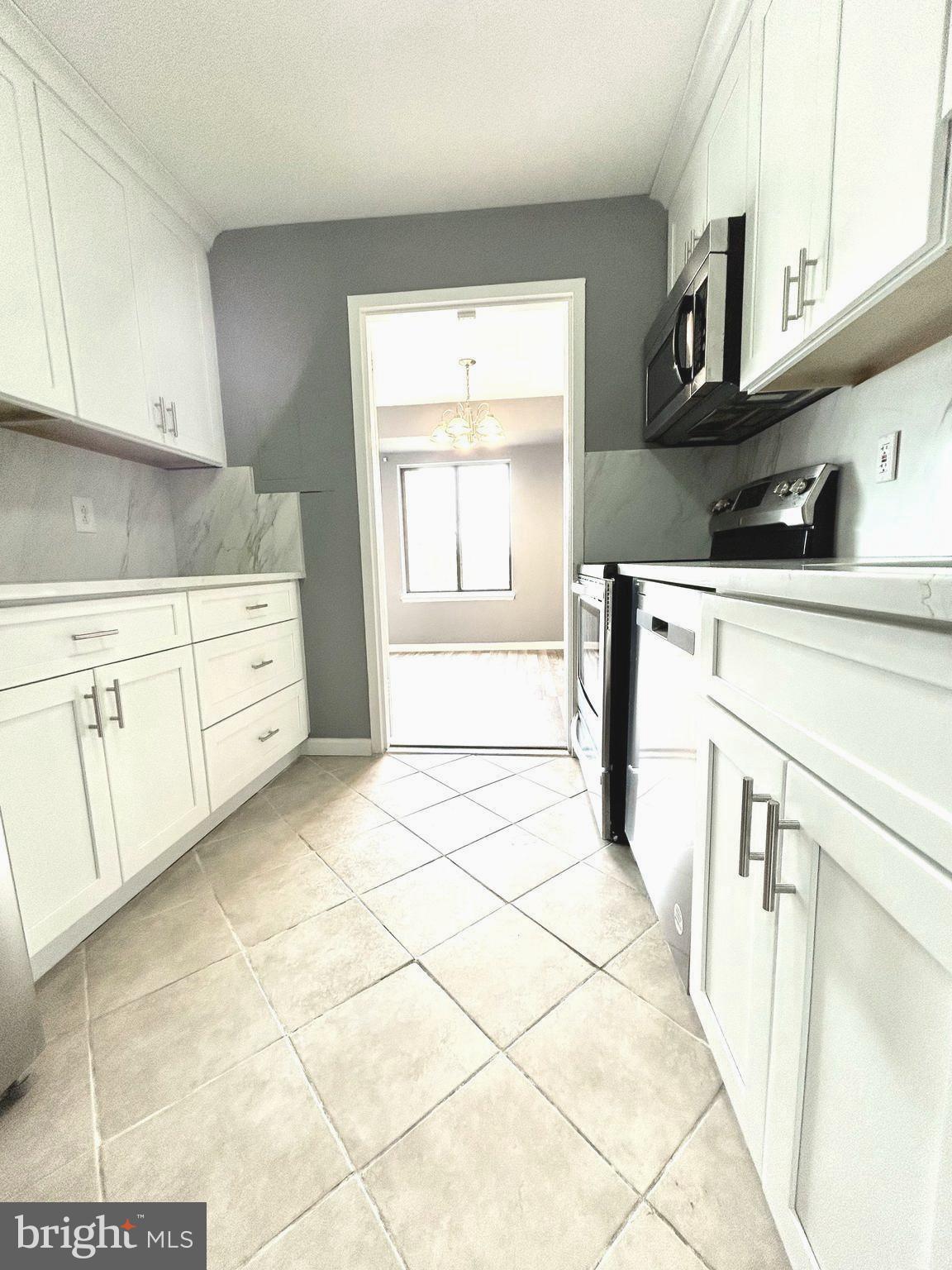 WOODLAKE TOWERS - Residential Lease