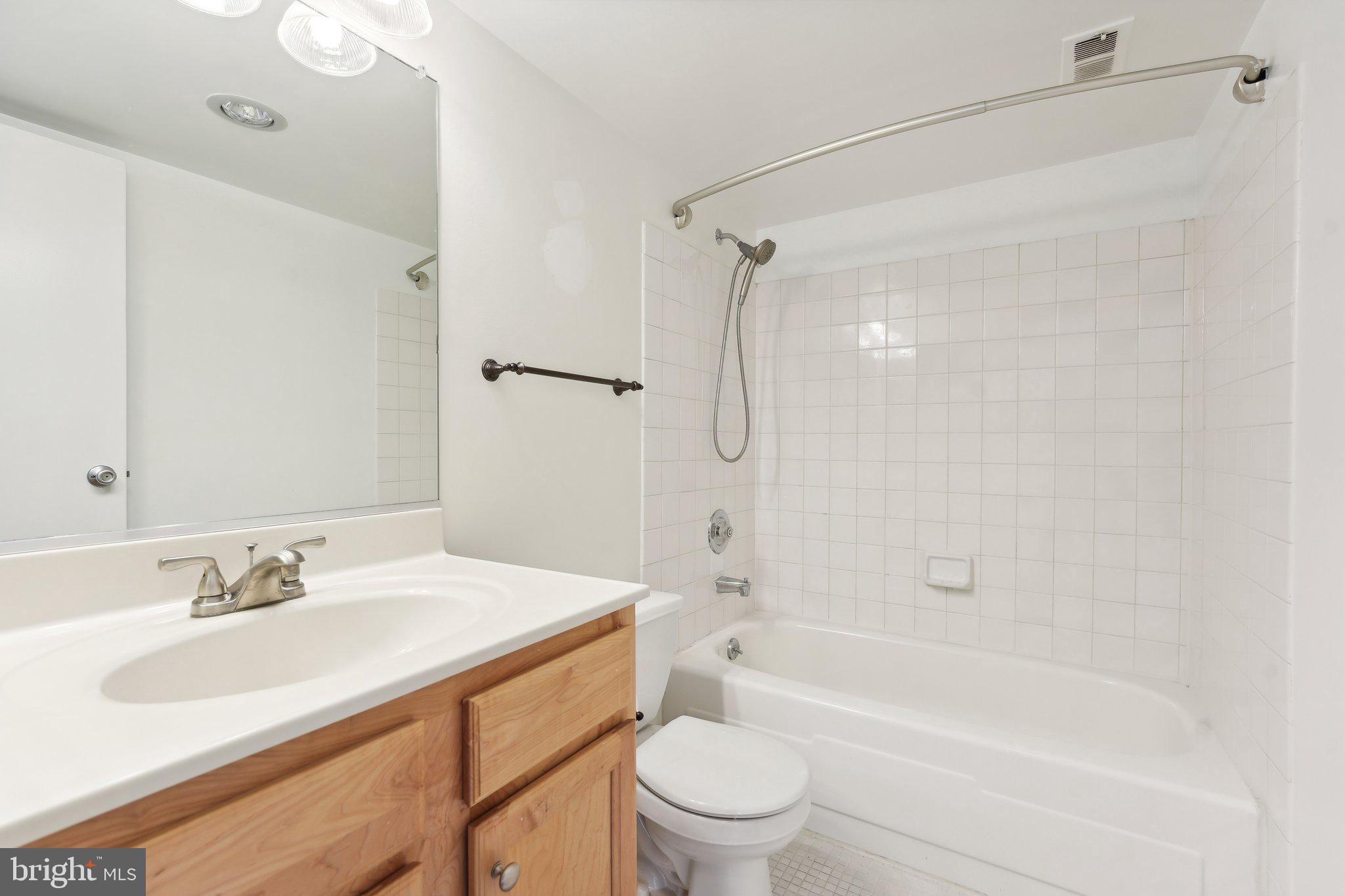 BRITTANY - Residential Lease