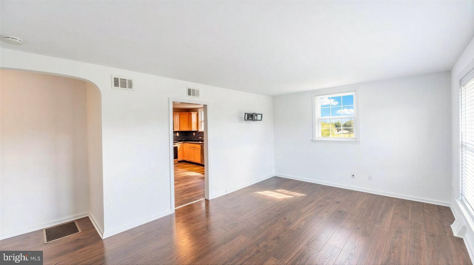 DEKALB MANOR - Residential