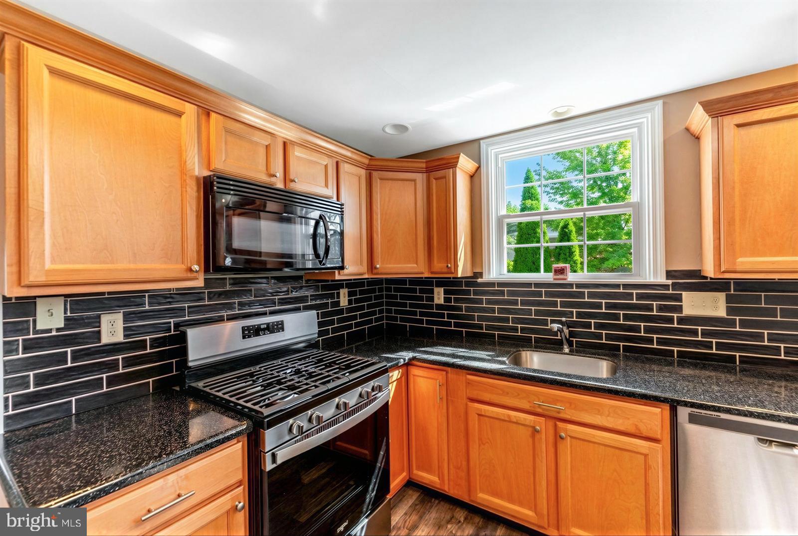 DEKALB MANOR - Residential