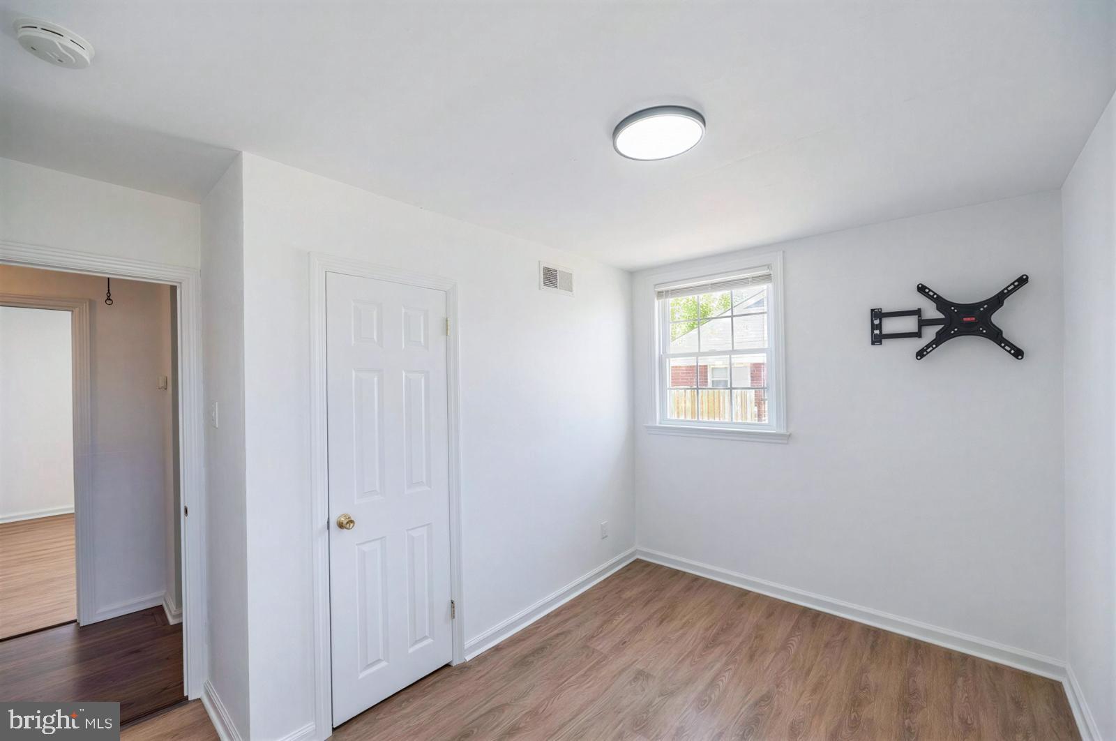 DEKALB MANOR - Residential