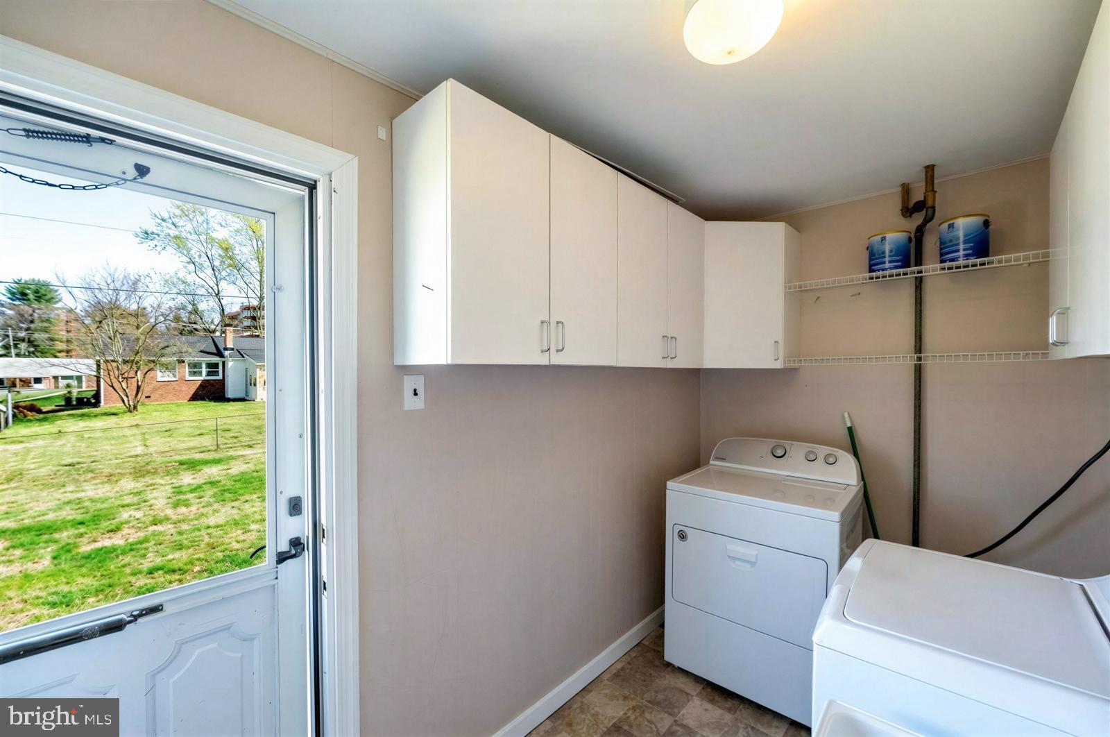 DEKALB MANOR - Residential