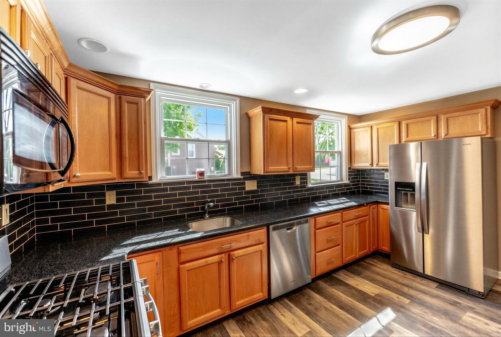 DEKALB MANOR - Residential