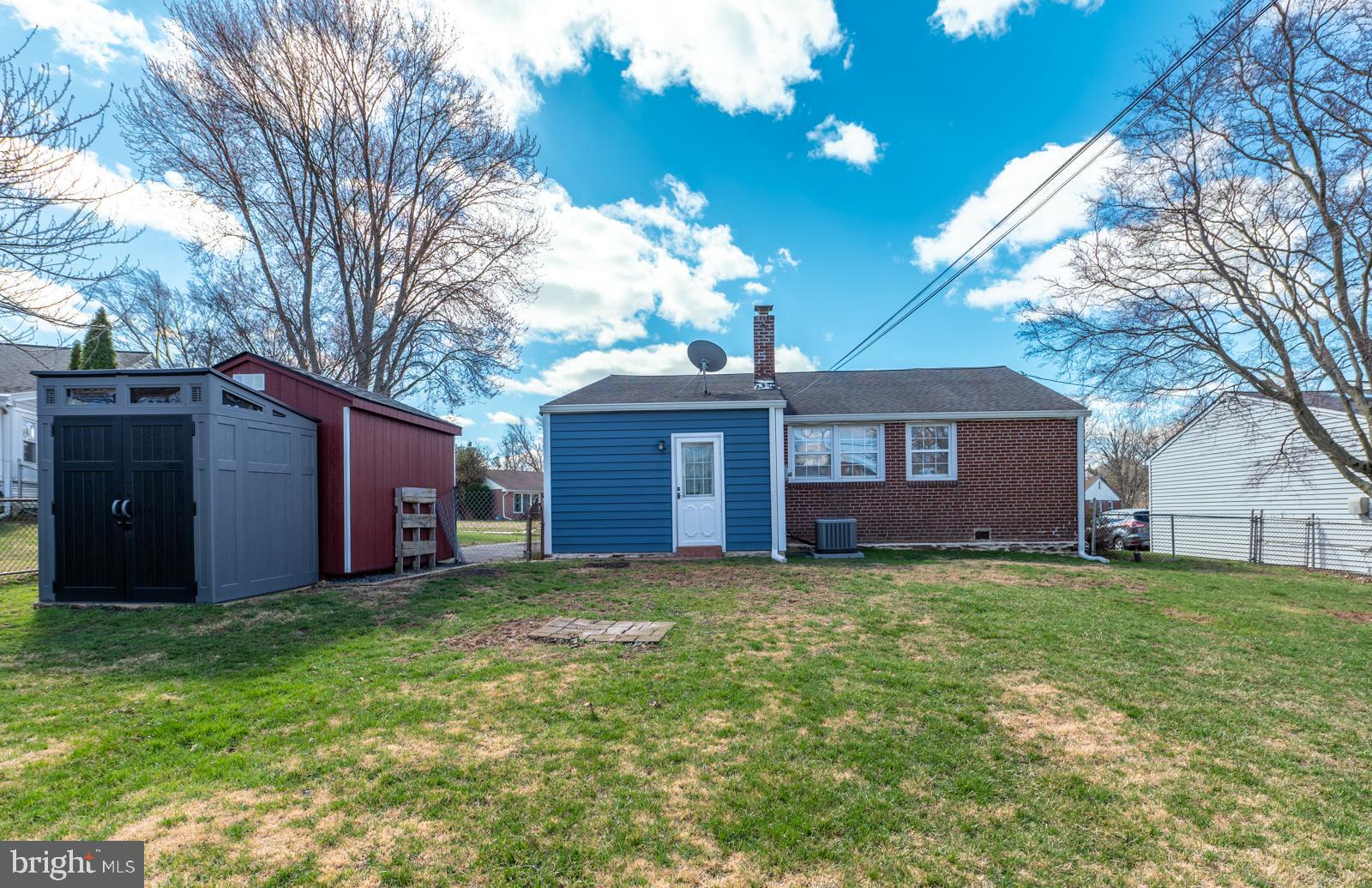 DEKALB MANOR - Residential