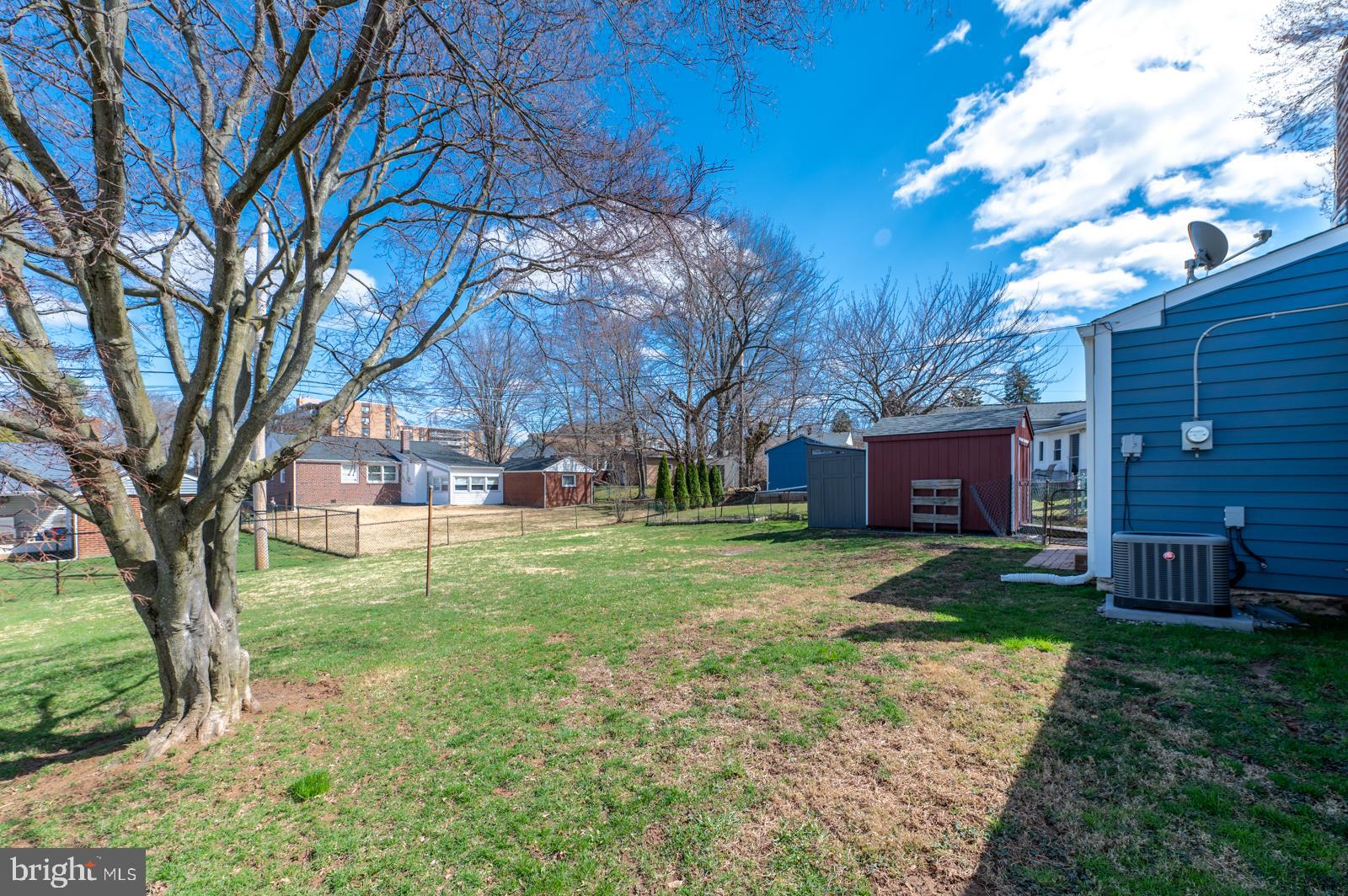 DEKALB MANOR - Residential