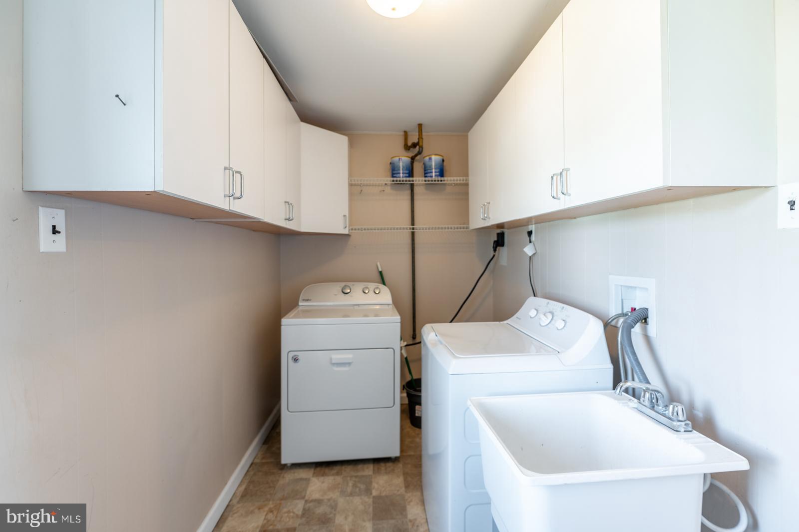 DEKALB MANOR - Residential