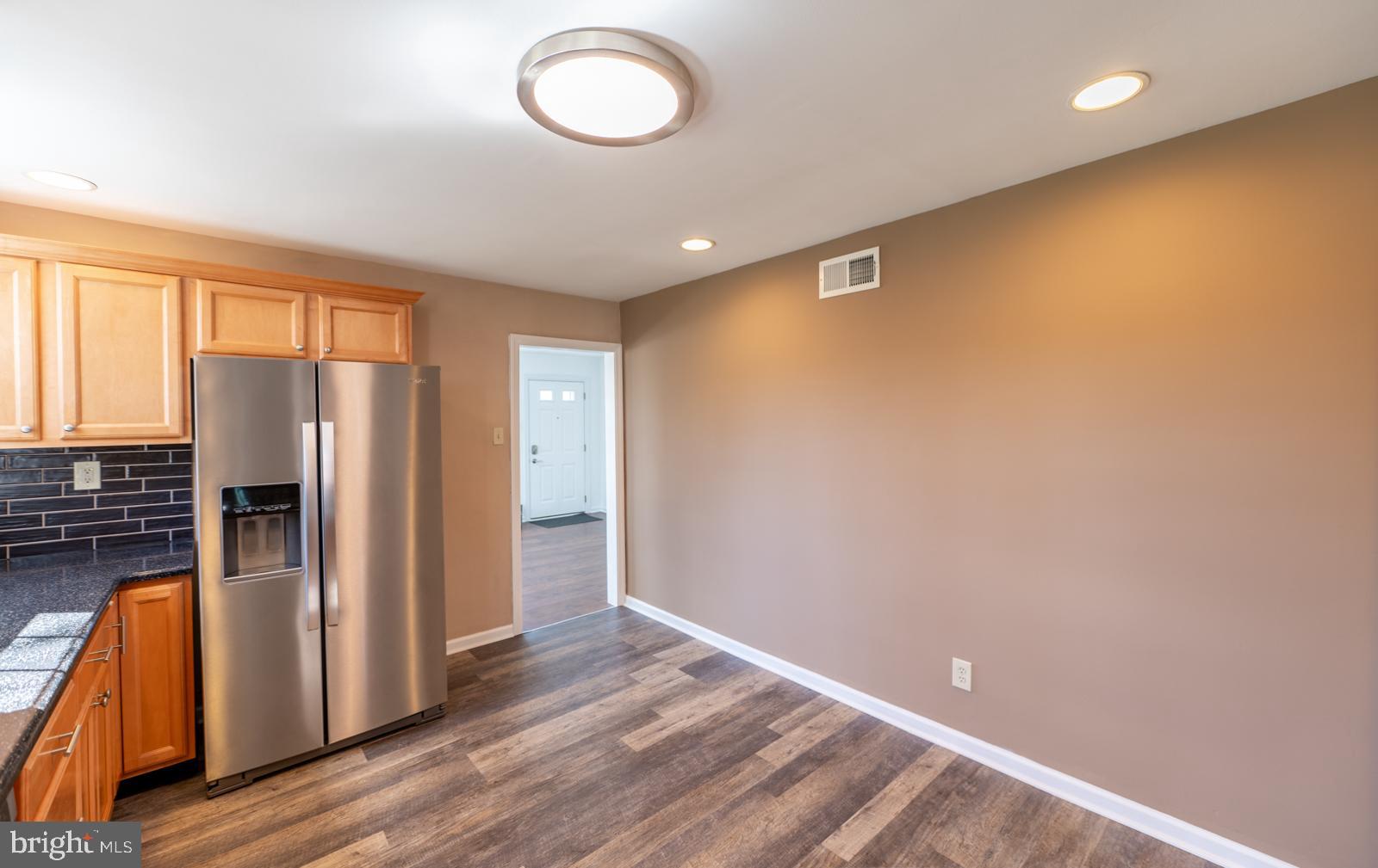 DEKALB MANOR - Residential