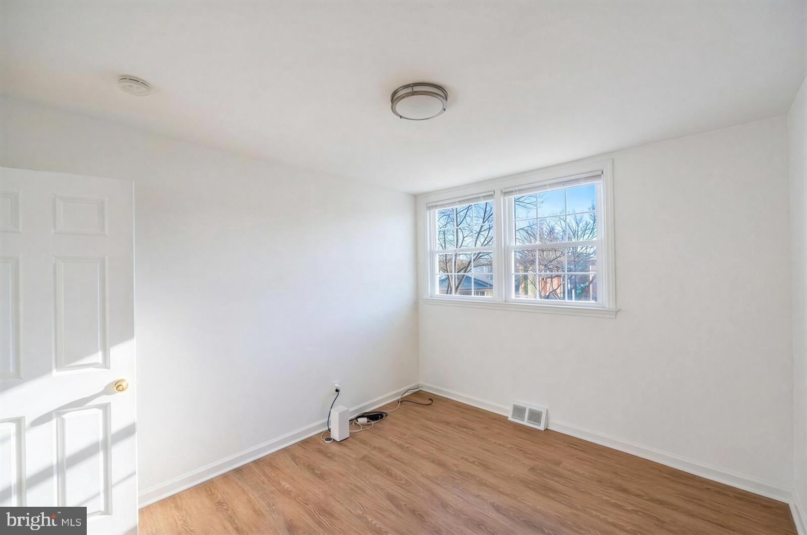 DEKALB MANOR - Residential