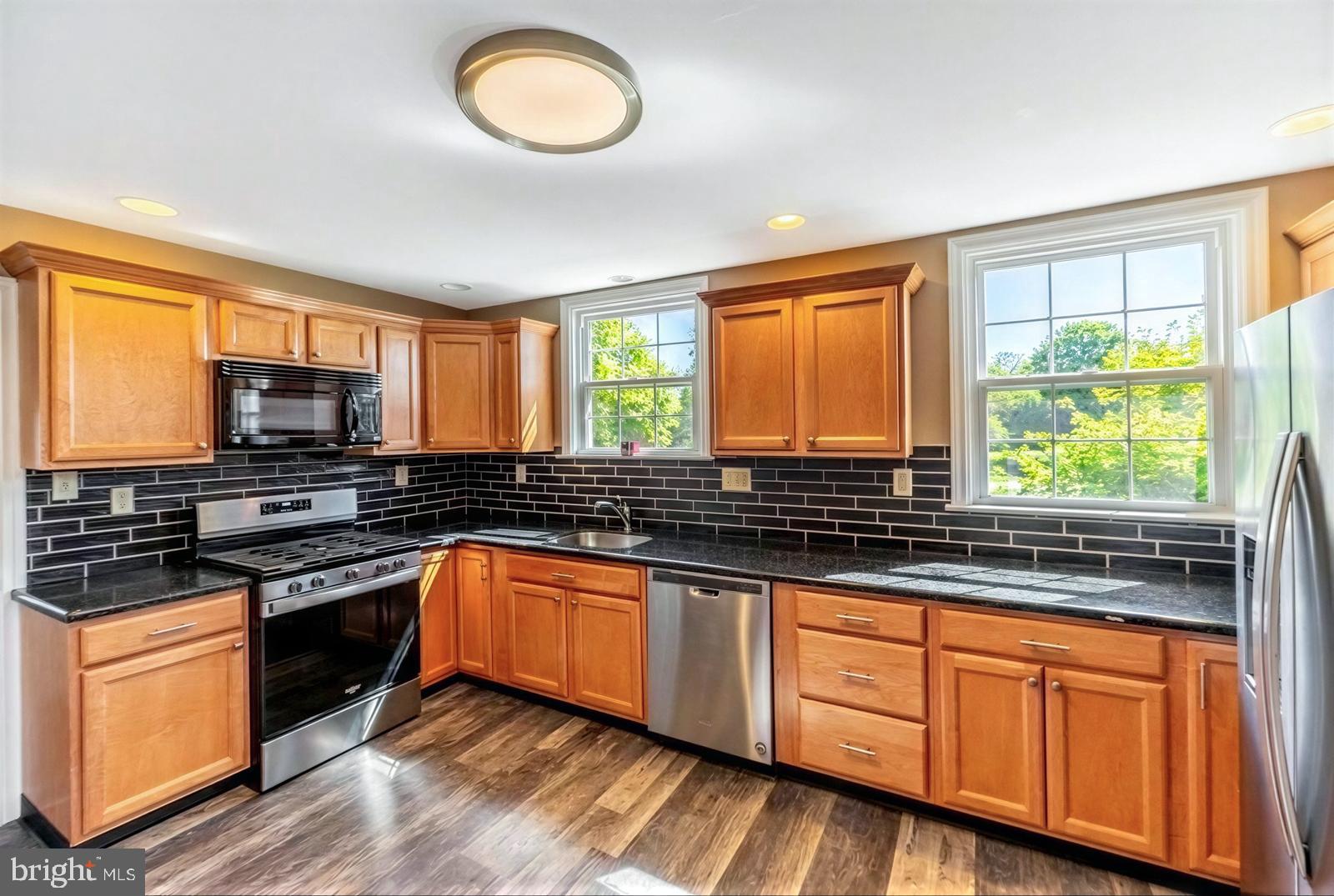 DEKALB MANOR - Residential