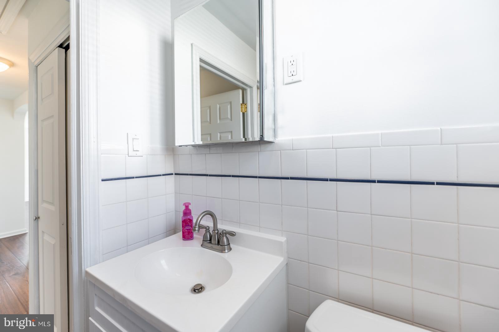 DEKALB MANOR - Residential