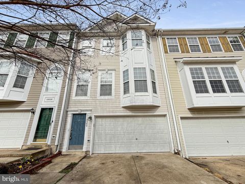 18560 SIERRA SPRINGS SQUARE LEESBURG VA 20176