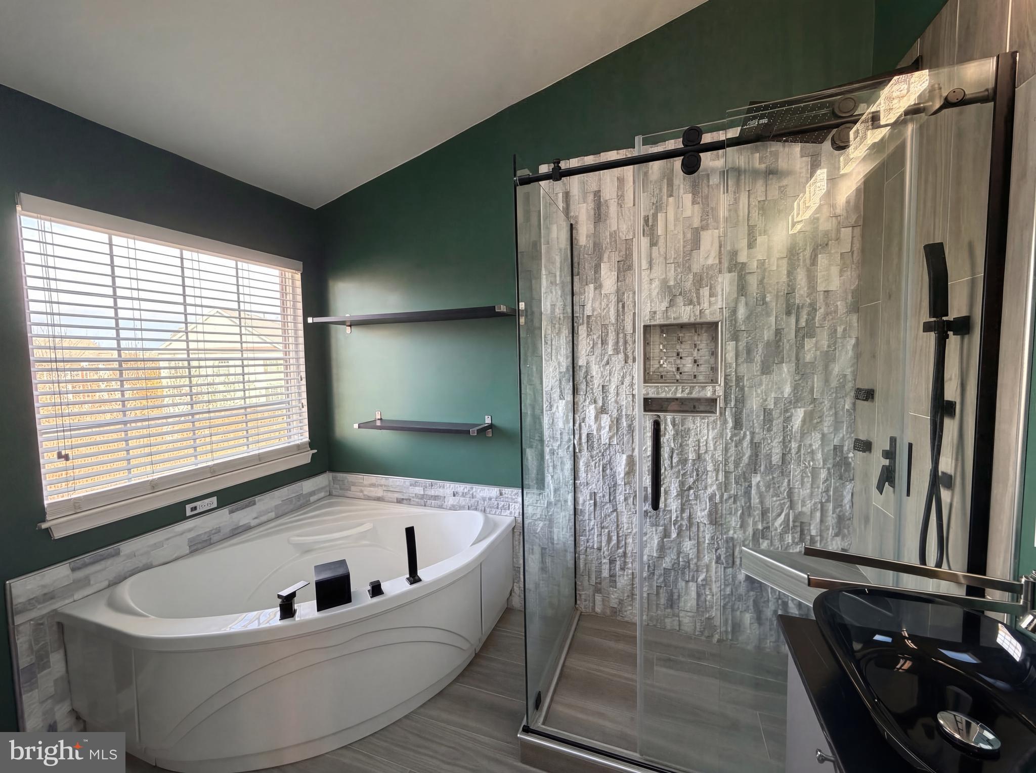 SPRING LAKES - Residential